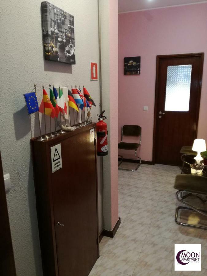 Moon City Center Apartment Porto Buitenkant foto